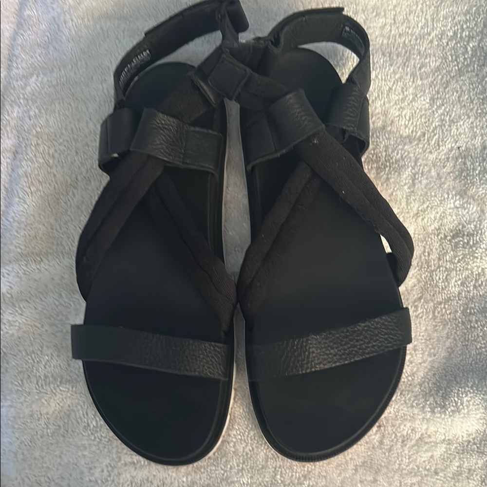 Sorel Black Sandals Crisscross Design Adjustable Fit